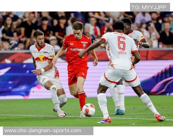 欧冠激战莱红牛对决曼联谁能在小组赛中笑到最后